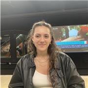 Soc estudiant d’Estudis Literaris a la UB. Ofereixo classes classes personalitzades segons les necessitats de cada alumne